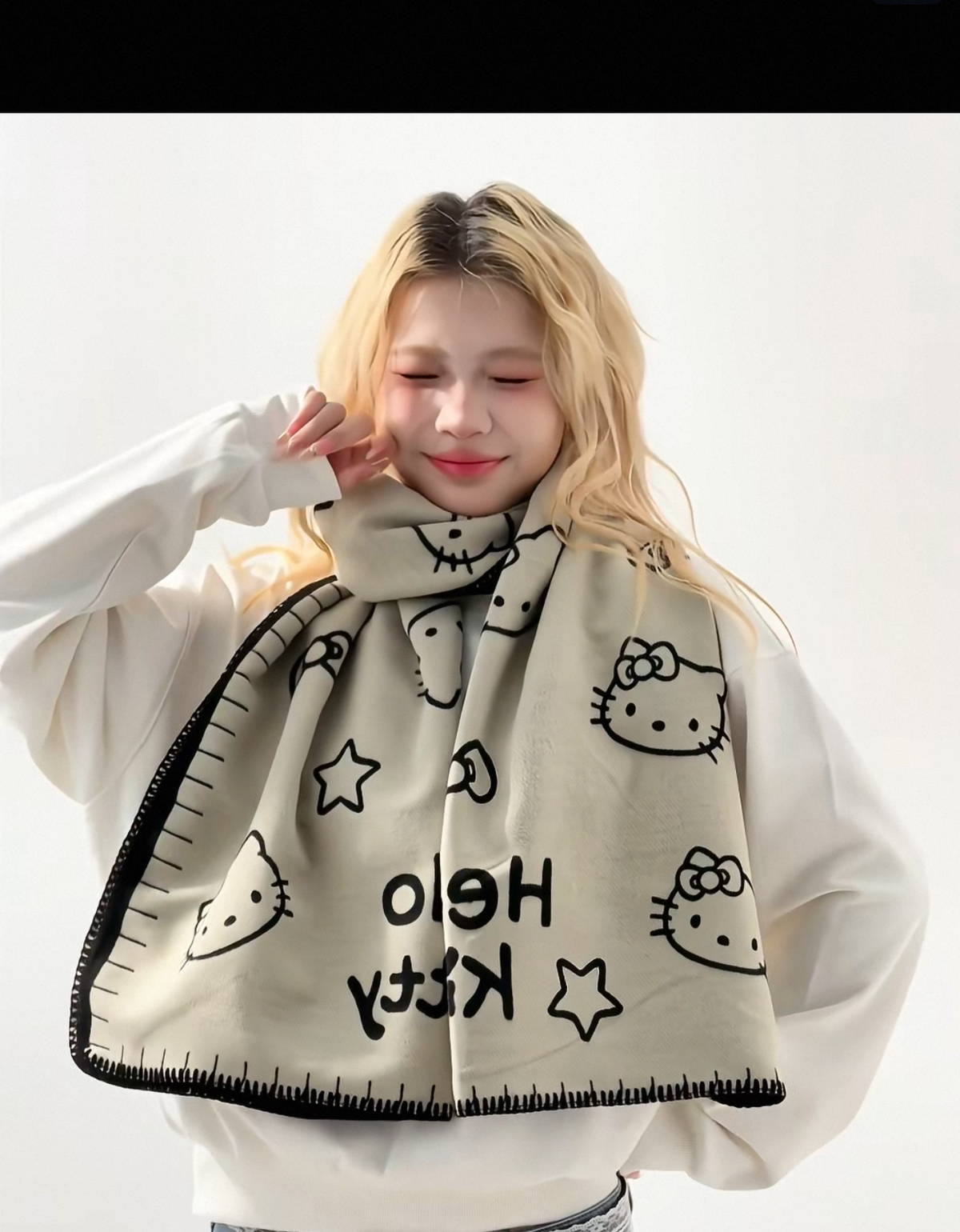 Hello Kitty Kitted Scarf